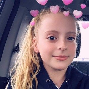 Meet your Posher, Alexis